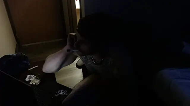 UnCuTupTheBuTT online show from January 6, 8:40 am