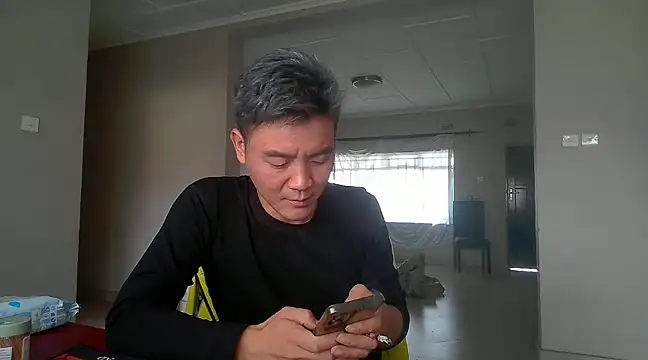 kisstoyousoon2024 online show from January 1, 8:24 am