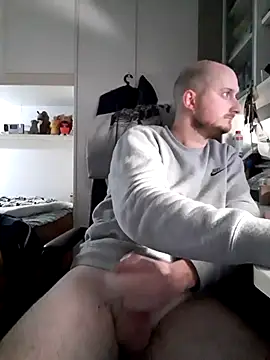 Lavipera1992 online show from December 5, 10:17 pm