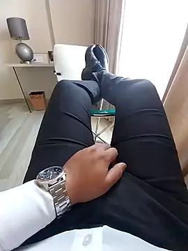 Divyansh 27 online show from December 18, 7:04 am