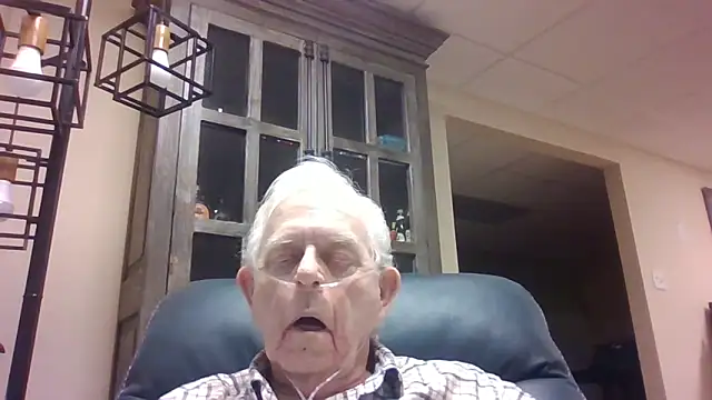 bootlegmanz online show from February 18, 6:05 pm