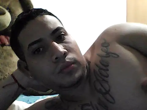 Juanes432 online show from February 23, 4:25 am