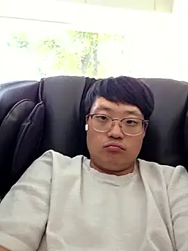 Snapshot of lolgayb chatting on June 10, 5:20 am lolgayb online show from June 10, 5:20 am