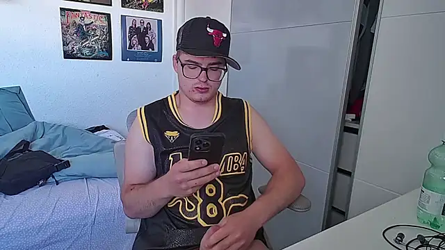 Marioo4k online show from May 14, 8:23 am