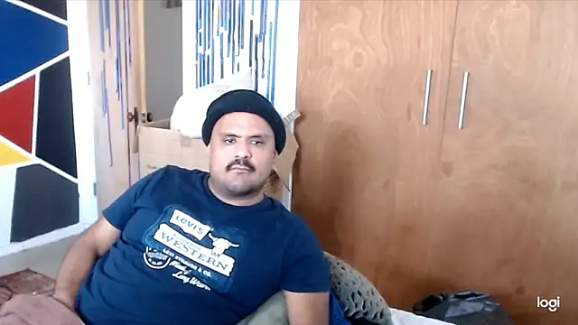 ShaggyList15 online show from February 3, 9:53 pm