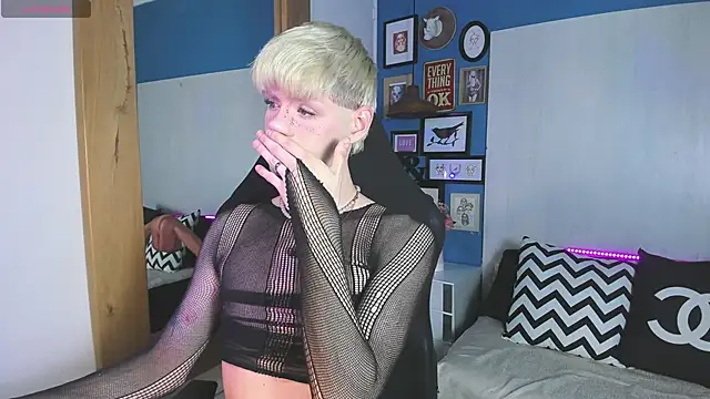 VladHellsing4 online show from January 7, 2:33 pm