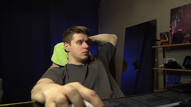 Bruno Banani online show from April 16, 7:25 pm