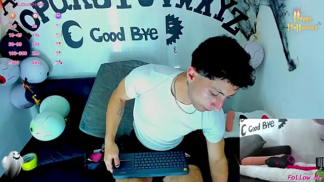 Piggy Eddy online show from November 1, 9:52 pm