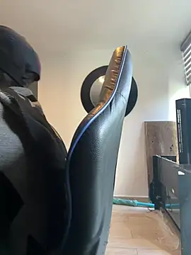 Snapshot of latino1986 chatting on March 3, 2:31 pm latino1986 online show from March 3, 2:31 pm