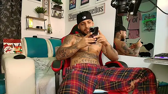 Leenar Key online show from November 13, 3:28 pm