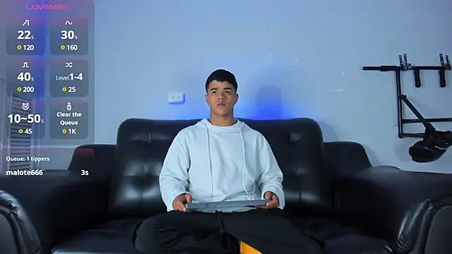 Snapshot of Rob_saenz_ chatting on February 4, 1:06 pm Rob saenz online show from February 4, 1:06 pm