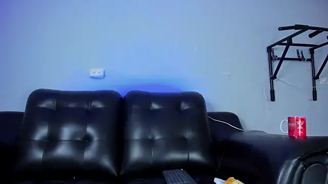 Snapshot of Rob_saenz_ chatting on January 23, 1:13 pm Rob saenz online show from January 23, 1:13 pm