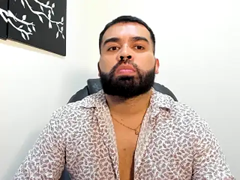 Snapshot of JEAN__TAUREAU chatting on October 31, 10:13 pm JEAN  TAUREAU online show from October 31, 10:13 pm