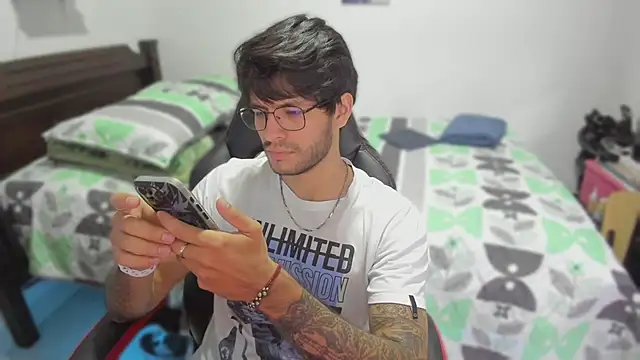 justin stark7 online show from February 21, 11:21 pm