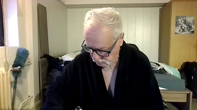 Snapshot of Sammy1660 chatting on October 10, 6:51 am Sammy1660 online show from October 10, 6:51 am