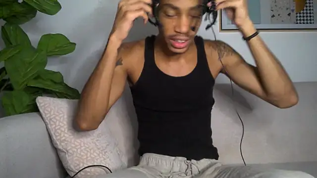 Skinnyblackman online show from December 4, 3:13 am