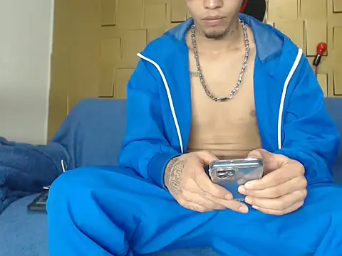 latinboydig online show from February 12, 2:35 am