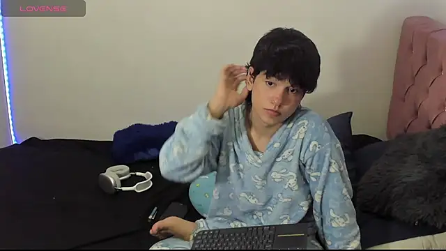 blue baby20 online show from March 6, 2:19 am