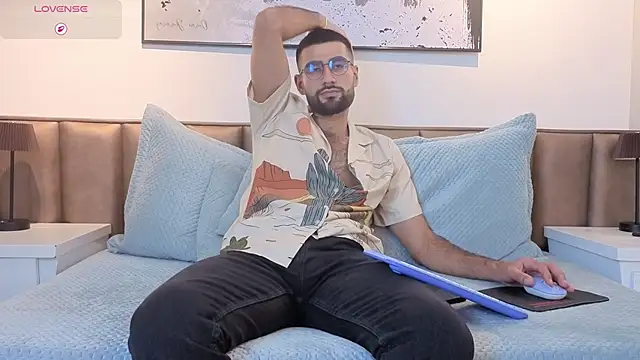 Ethan  Walker online show from March 17, 7:16 pm