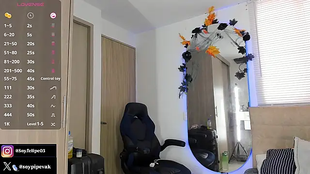 soyander03  online show from October 31, 12:30 pm