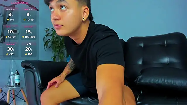 Cristopher strong online show from October 26, 1:46 pm