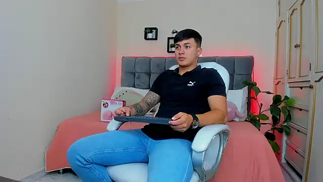 Cristopher strong online show from January 21, 12:46 pm