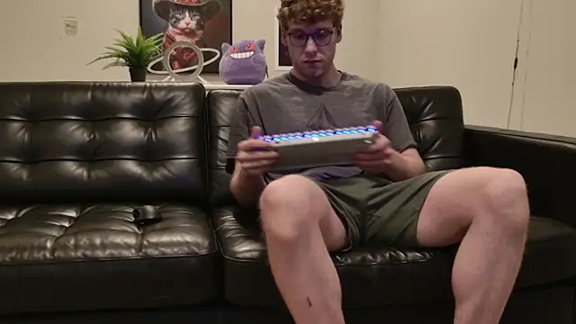 BlueEyedTallGuy94 online show from October 31, 2:02 am