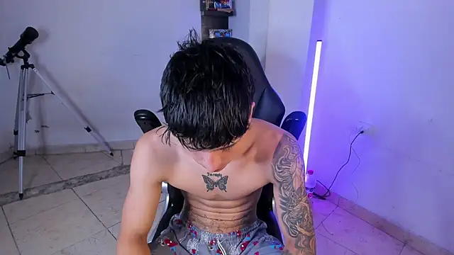 Snakebutterfly online show from January 7, 9:03 am