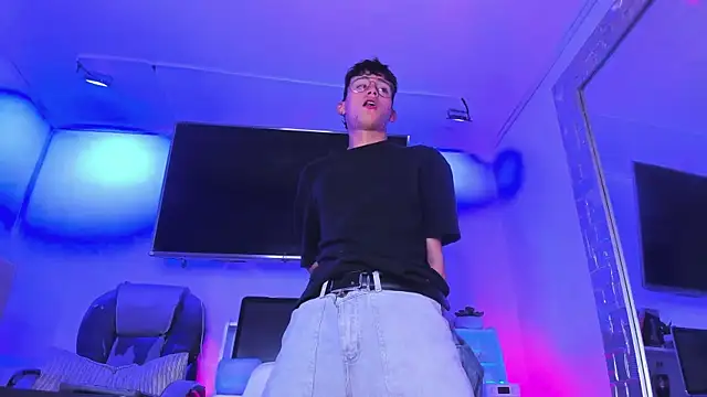 Twinkie-Alex18 online show from March 12, 9:13 pm