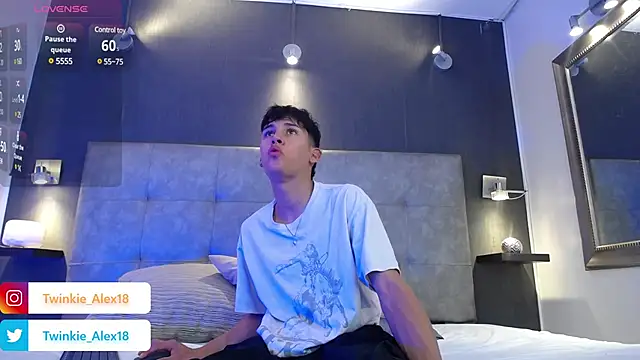 Twinkie-Alex18 online show from February 19, 9:03 pm