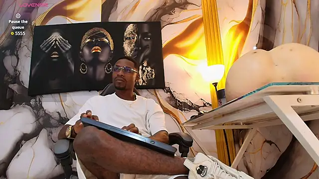 Thomas shelbys online show from April 14, 3:39 am