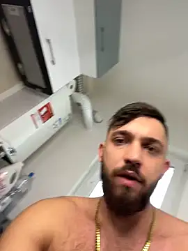 LoveIsBlind  online show from December 9, 10:11 am