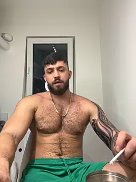 LoveIsBlind  online show from December 19, 8:55 pm