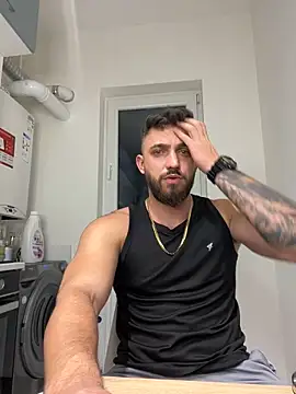 LoveIsBlind  online show from December 15, 8:47 pm