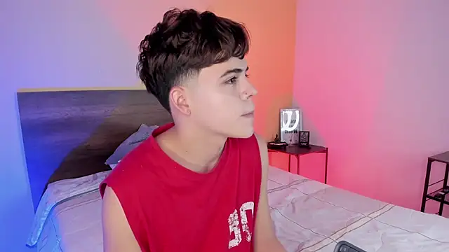 justinbiler online show from February 3, 12:36 pm