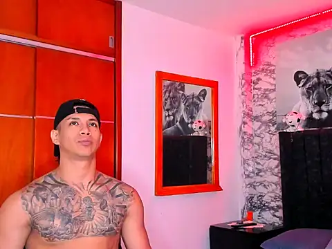 Aaron Toy online show from January 14, 8:34 pm