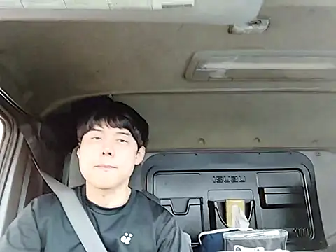 whitebriefboy online show from May 25, 9:43 pm