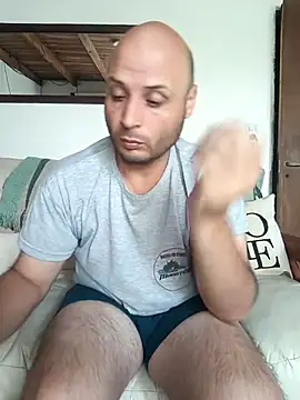 ReyDeCora online show from January 8, 7:52 pm