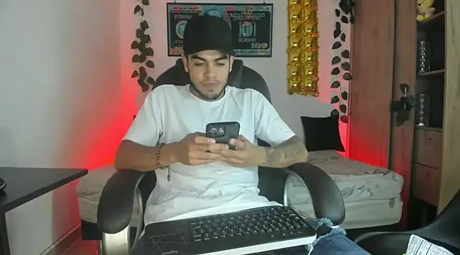 mikee scooth online show from February 11, 4:01 am