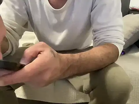 4small4inchlol online show from March 8, 9:19 pm