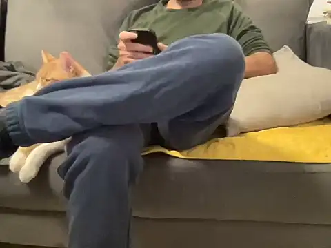 4small4inchlol online show from December 3, 4:24 pm