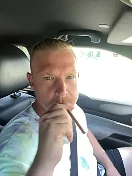 Mcpussypounder211 online show from July 13, 9:28 pm