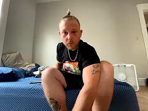 Mcpussypounder211 online show from June 8, 5:03 pm