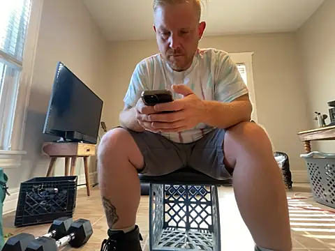 Mcpussypounder211 online show from June 4, 10:27 pm
