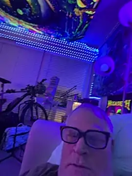 Mimmoromeo1973 online show from March 23, 6:08 am