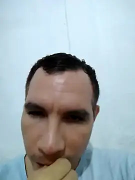 Adrianpl98 online show from November 30, 10:34 pm