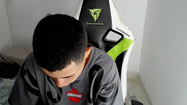 Snapshot of bby_santi chatting on March 10, 1:54 pm bby santi online show from March 10, 1:54 pm