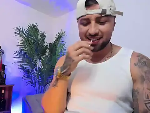 OwenMaximus814 online show from October 21, 12:47 am