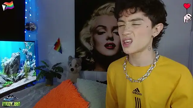 maxiy 001 online show from June 21, 11:54 pm