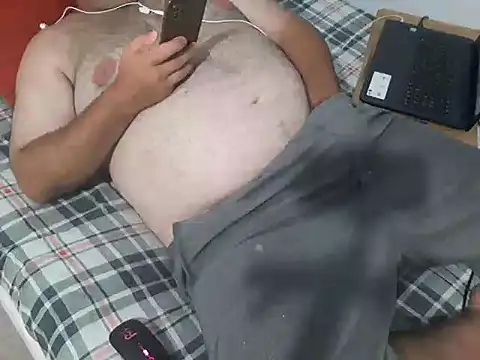 mfreitas005 online show from February 27, 11:26 pm